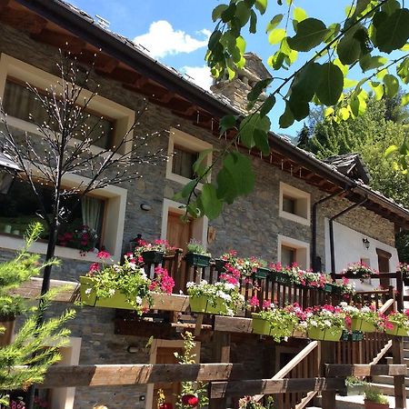 I Picchi Hotel Гресан Екстериор снимка