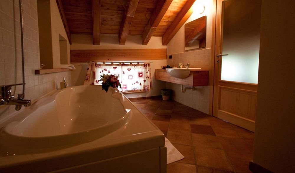 I Picchi Hotel Гресан Екстериор снимка