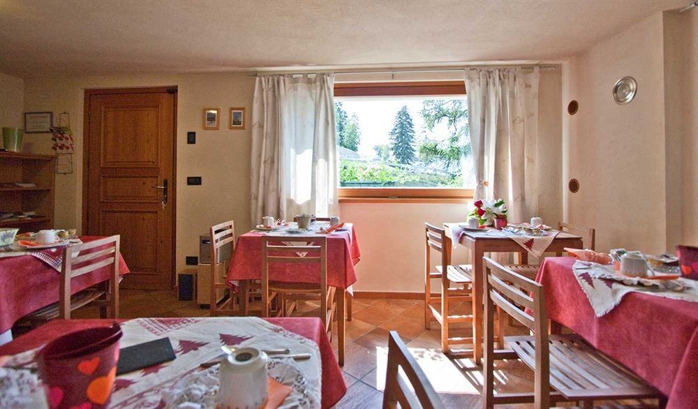I Picchi Hotel Гресан Екстериор снимка