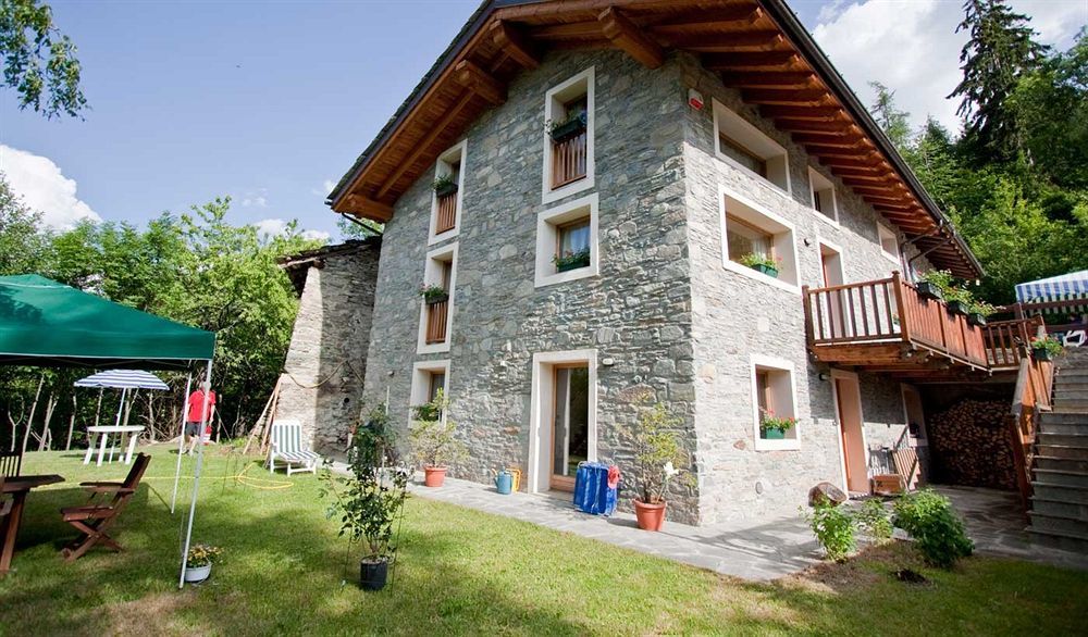 I Picchi Hotel Гресан Екстериор снимка